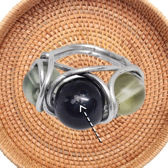 🌲10/$20. ~Black and Green Beads Hand Wired Ring - Picture 6 of 6